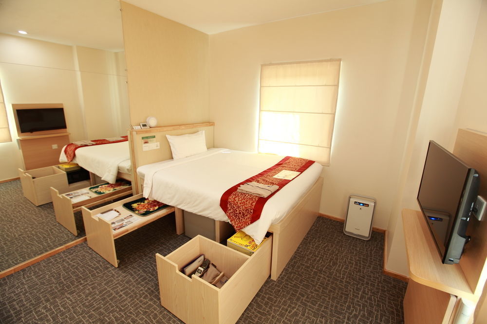 Super Hotel Yangon Exterior photo