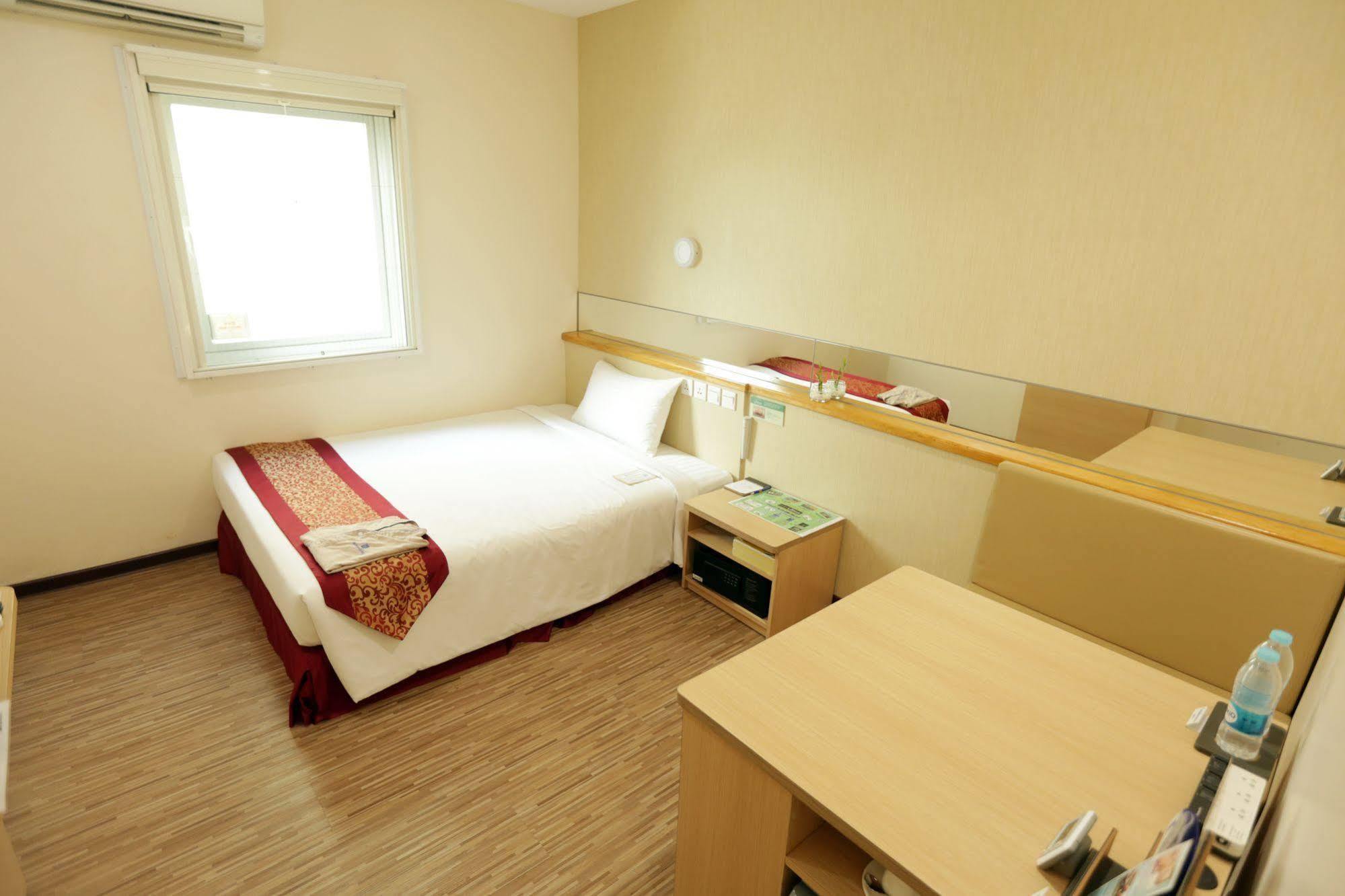 Super Hotel Yangon Exterior photo